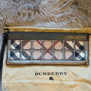 Burberry Nova Plate Plaid Ashcombe clutch/wristlet